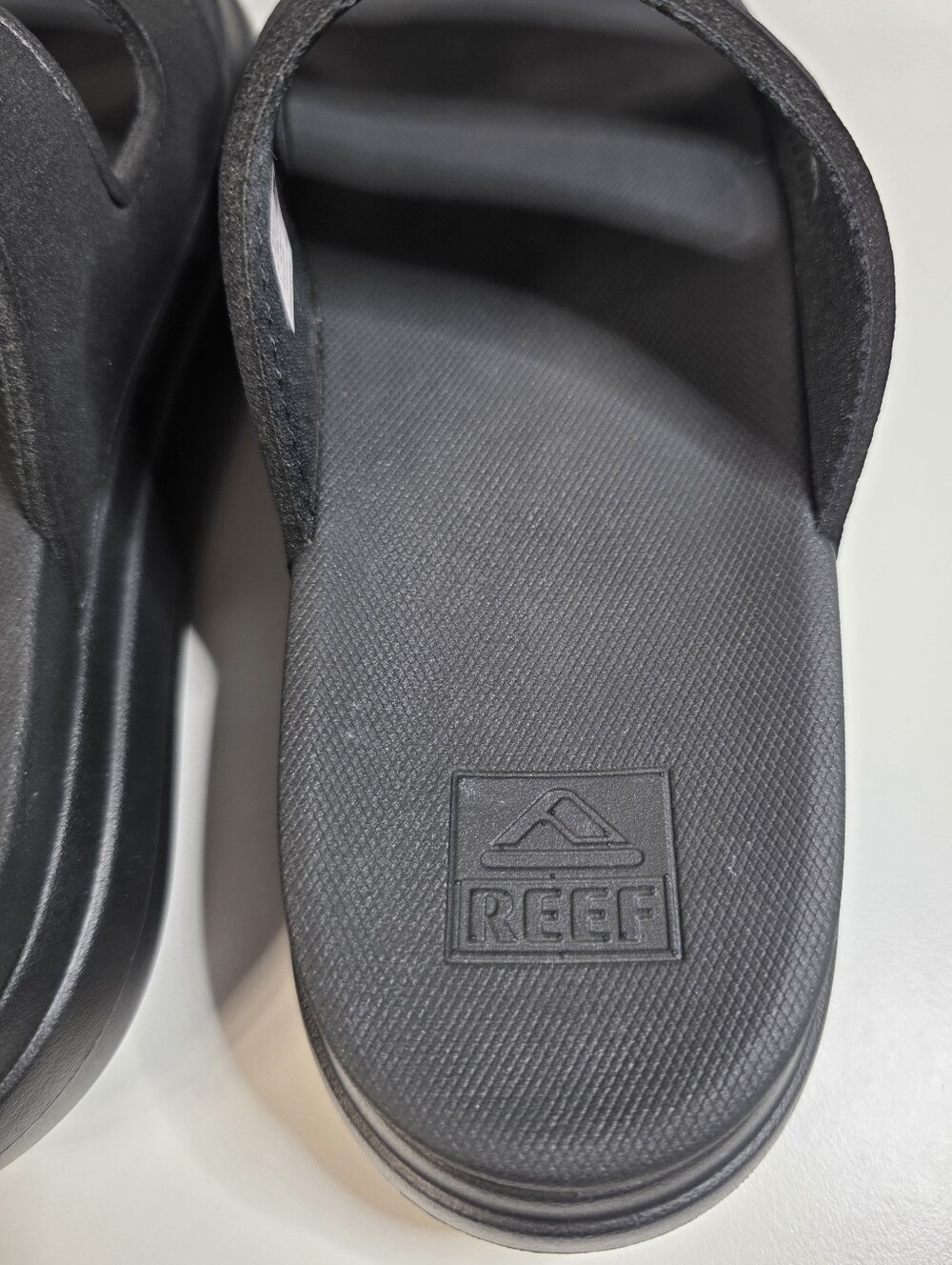Reef Cushion Bondi 2-Bar slide sandals for women Size 9 - Picture 9 of 14